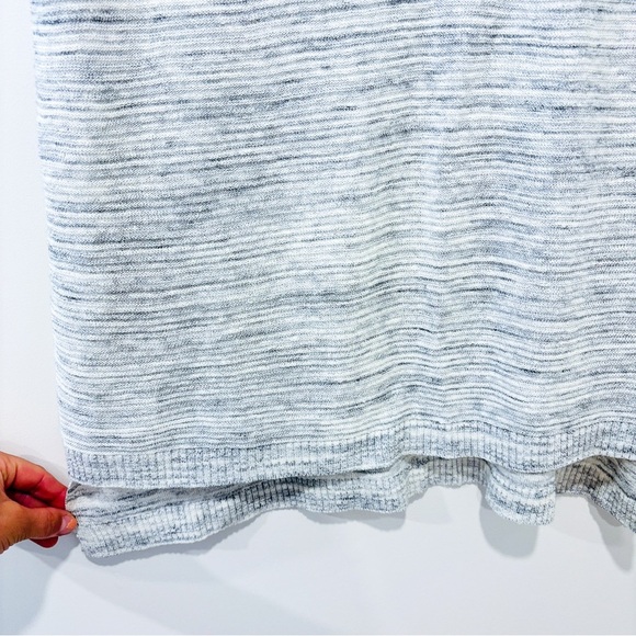 LOLË Grey tank top - Picture 4 of 7